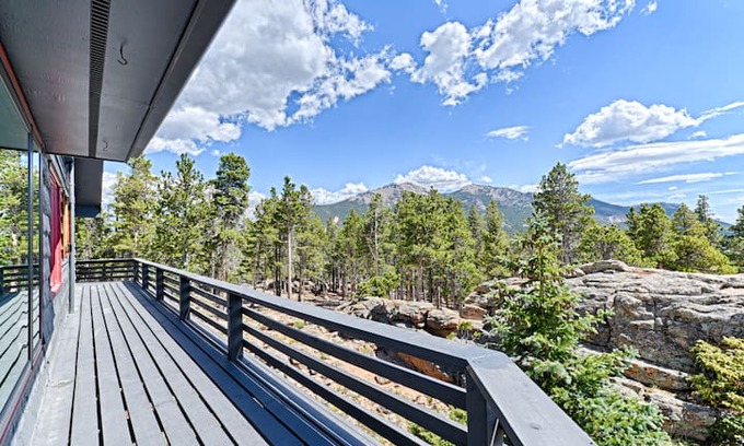 Estes Park House | Whispering Pines Retreat