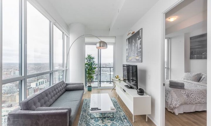 Downtown Toronto Apartment | Corner unit penthouse heart of downtown Toronto!!!