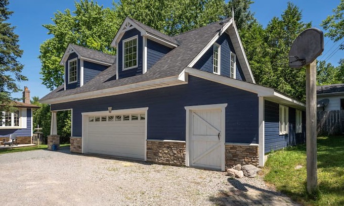Lindsay House | The Loft on Sturgeon Lake