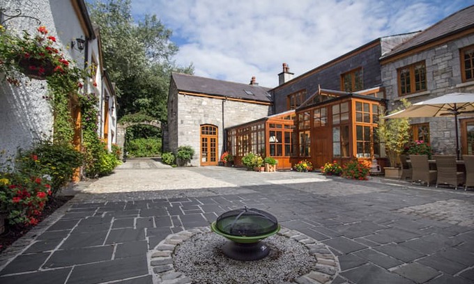 Castleknock House | Old World Converted Stableyard with Swimming Pool