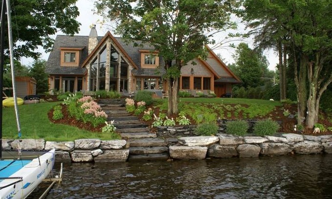 Memphremagog Regional County Municipality Villa | Chateau Moose on the Lake