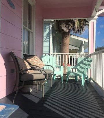 Galveston Cabin | The Pink Cottage ❤️ 1914. Walk to beach/restaurants