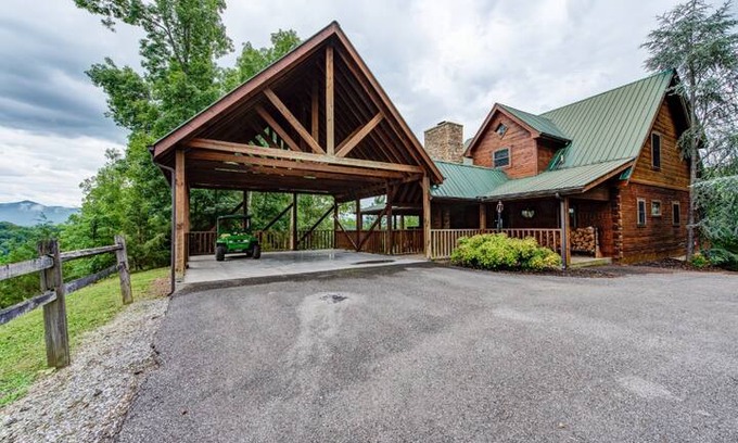 Dandridge Cabin | Douglas Lake Hilltop Hideaway