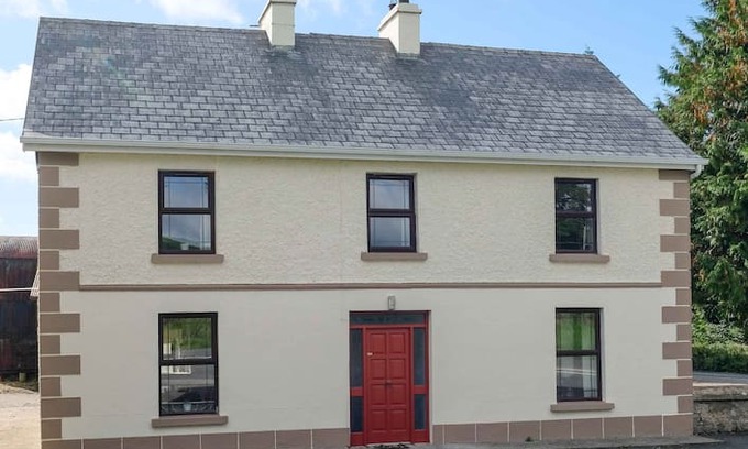 Ballinamore House | Garadice View Farmhouse