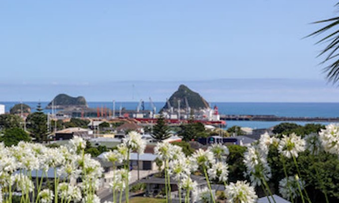 New Plymouth House | MEANDA INN - Welcome to our place...