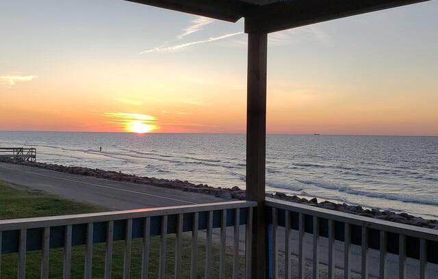 Surfside Beach House | Happy Destiny is beach front in Surfside Beach, TX