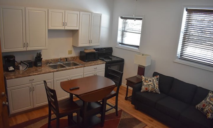 Marlinton Apartment | The River Trail Suites #22