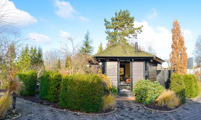Spessart-Main-Odenwald House | Traumhaftes Seepavillon , Little Paradise