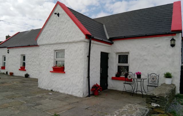 Liscannor Cabin | Clairs Cottage, Cliffs of Moher