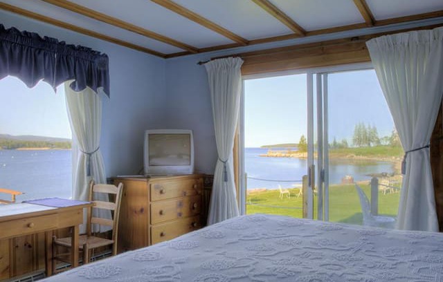 Manset Bed & Breakfast | Northern Light Motel Suite