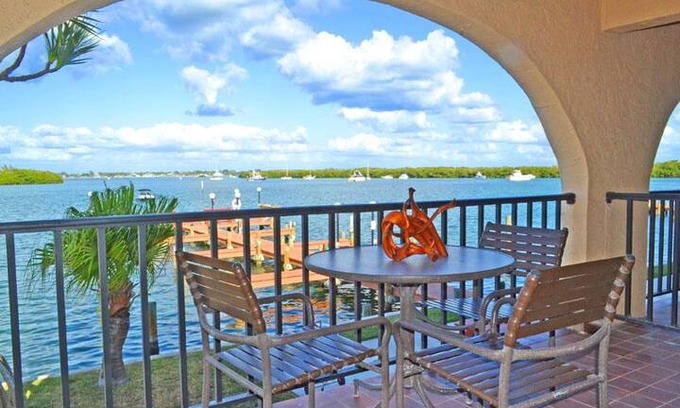 Englewood Apartment | #El Galeon East 101