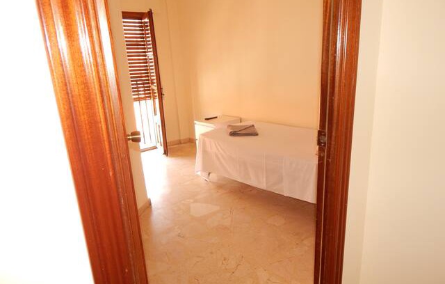 Puertollano House | HABITACION INDIVIDUAL PRIVADA CON BAÑO COMPARTIDO