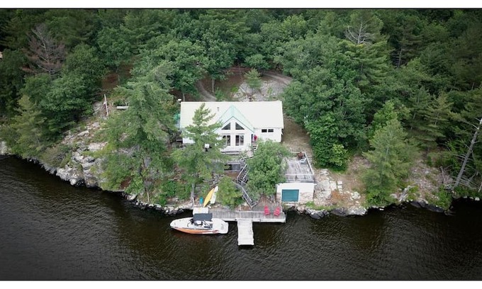 Severn Cabin | Lakeside Bluff- MacLean Lake, Muskoka-Severn area