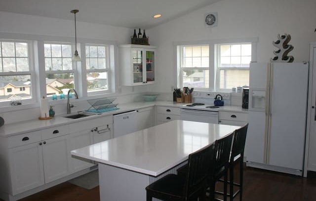 Orondo House | Sun Cove Lake House: Columbia River Getaway