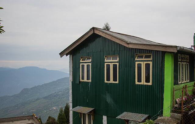 Lebong and Mineral Spring Tea Garden House | Dawaipani Homestay