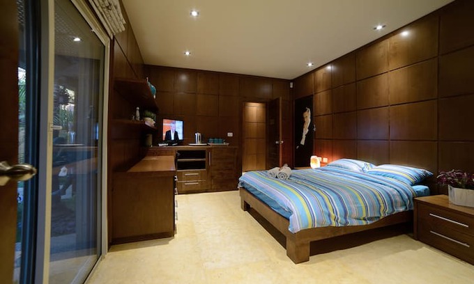 Eilat Apartment | La Villa Eilat Israel / Charles Aznavour Suite