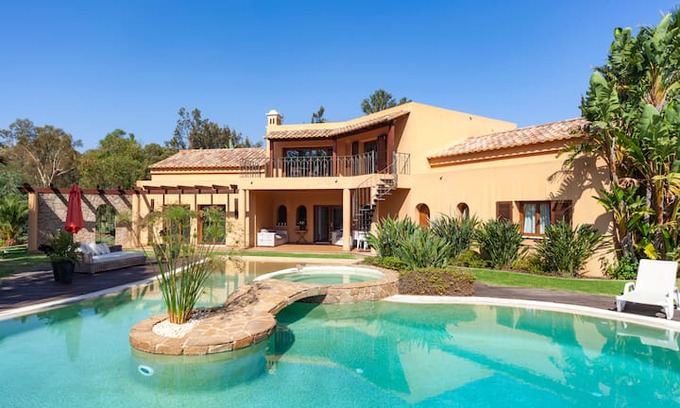 Penina Villa | Villa Harmony - Stunning 4 Bedroom Villa with gorgeous pool, located in Penina Golf Course.