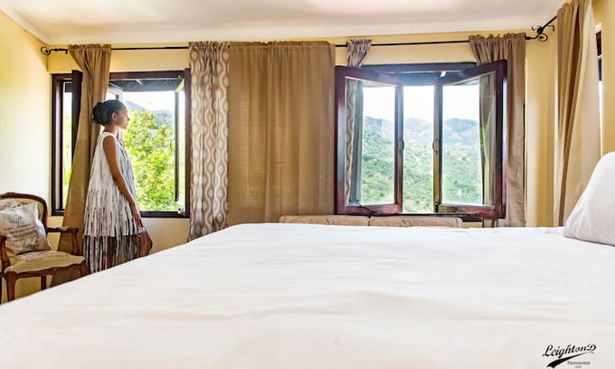 Jack's Hill House | ♥ 4BR Skyline Drive w/WiFi Reggae Legends Villa ♥