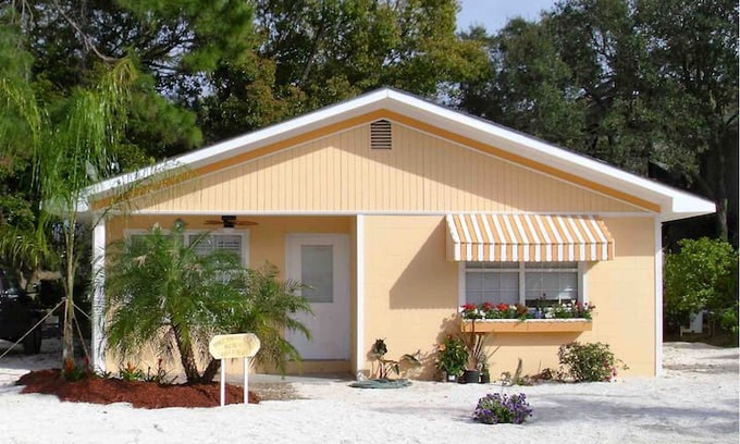 Tybee Island House | Dreamsicle Beach Cottage