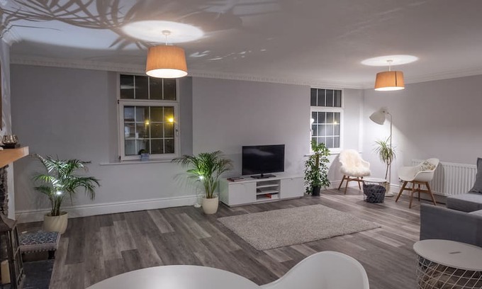 Douglas Apartment | Kent Apartments No 3 - Tourism Registered