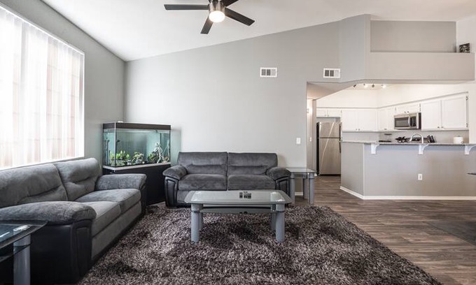 Silverado Ranch Apartment | Relaxing, 2 bedroom Apartment 15min from strip.