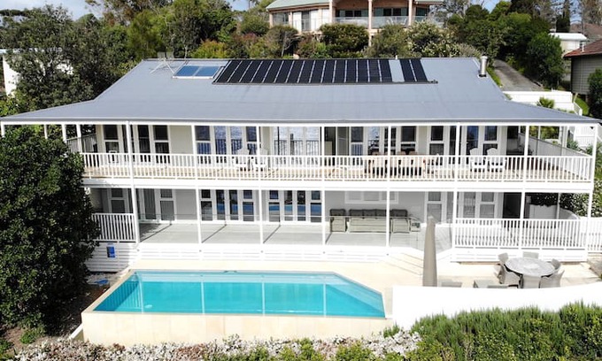 Avoca Beach House | Salt Deck - The Upper Deck