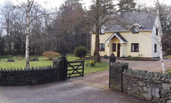 Kenmare Cabin | An Crannog Cottage, Kenmare, just a walk away