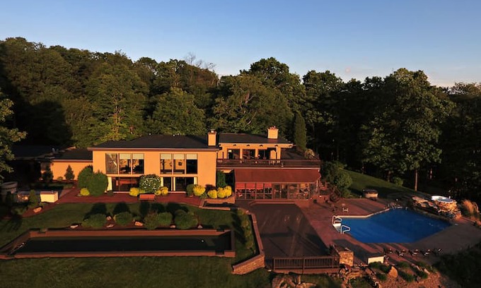 Stahlstown Villa | Laurel Ridge Lodge, Summer 2020 Private Pool!