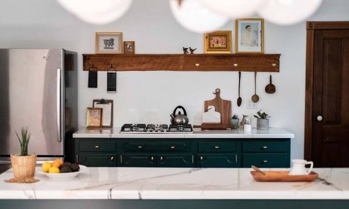 Middlebury House | The Maple House