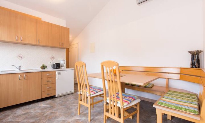Cres House | Apartment Dino