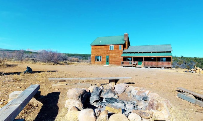 La Sal Cabin | Wolf Springs Ranch Retreat