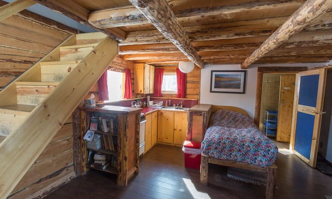 Wiseman Cabin | Arctic Getaway B&B - Aurora cabin