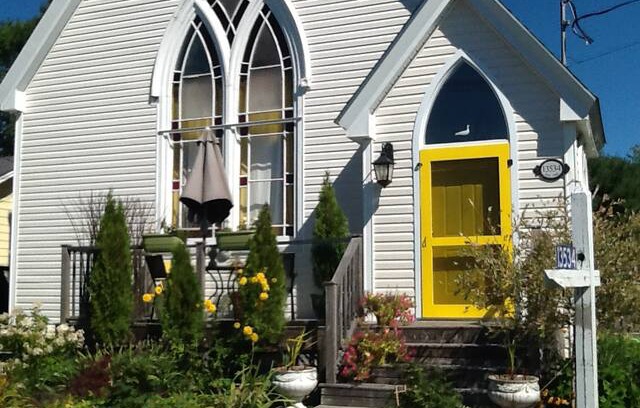 Lunenburg County Cabin | CHURCH ON THE LAHAVE RIVER