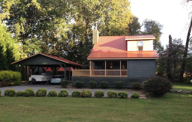 Hayesville Villa | The Nut House Creekside