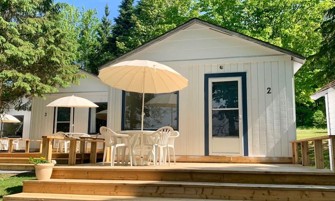 Muskoka Lakes Cabin | Beachside Cottages on Lake Muskoka, Two Lakeside