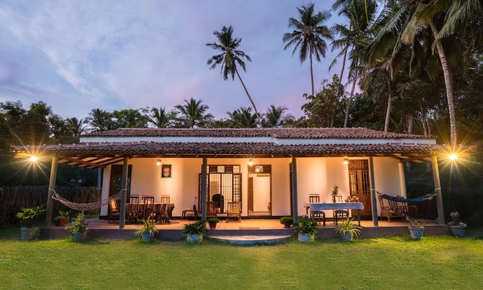 Nilwella House | Peak House Hiriketiya room 3