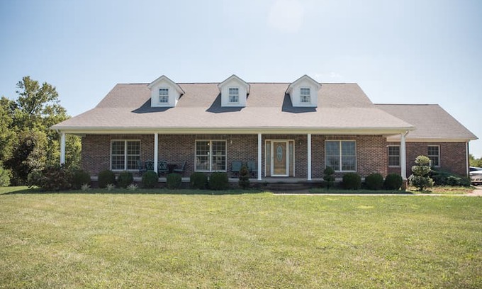 Georgetown House | Oryx Farm, 4,000 square foot home on 12 acres