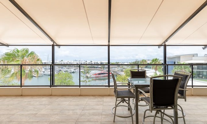 Raby Bay Apartment | Four Bedroom Penthouse on Raby Bay Cleveland Qld