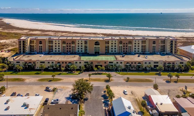 Dauphin Island Condo | Holiday Isle unit 621, gulf front- high floor unit