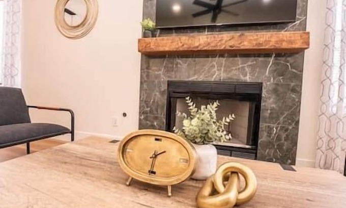 Pittmann House | ❤️Newly Remodeled Beautiful 4BR Modern Home