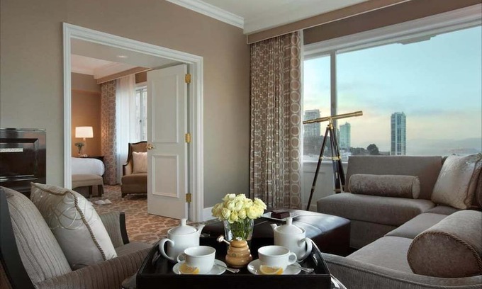 Nob Hill House | 1-Bedroom Suite at a 5⭐️ Hotel