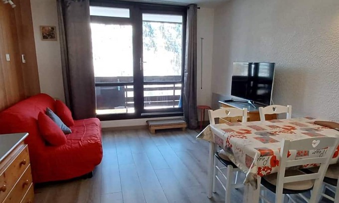 Isola Apartment | Studio Isola 2000, studio flat, 4 persons