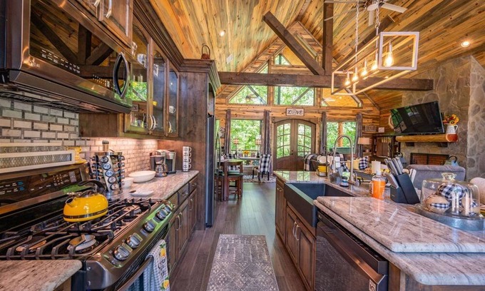 Broken Bow Cabin | Quality X Two in Hochatown, OK