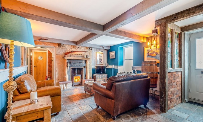 Dunure Cottage | The Harbour Nook is a gorgeous ground floor, coastal apartment situated at the harbour’s edge with l