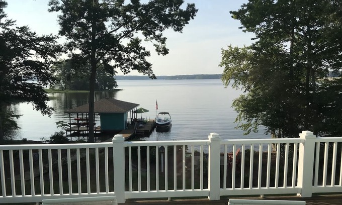 Halifax County House | Carolina Dreaming - Private Lakefront Living
