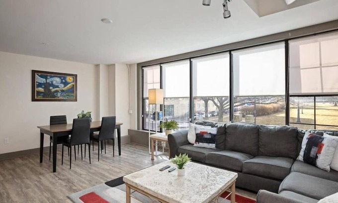 Hanover Place Apartment | ⍟ Midtown 2 bedroom Apartment ⍟
