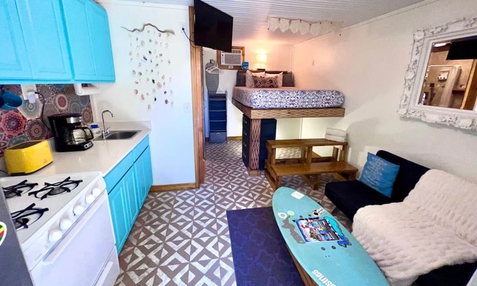 Nazareth Apartment | Seahorse:1 Queen Bed