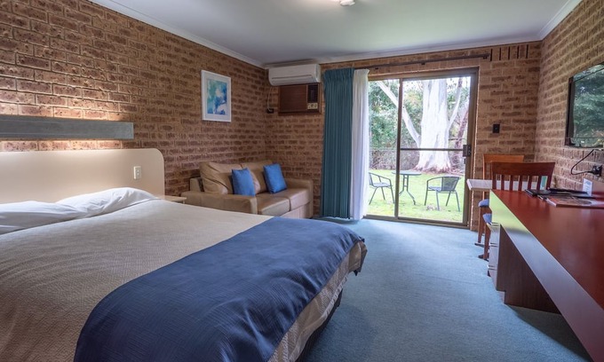 Eildon House | Eildon Parkview Motor Inn - Room 4.