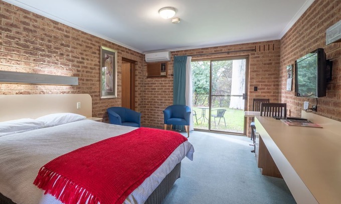 Eildon House | Eildon Parkview Motor Inn. Room 12