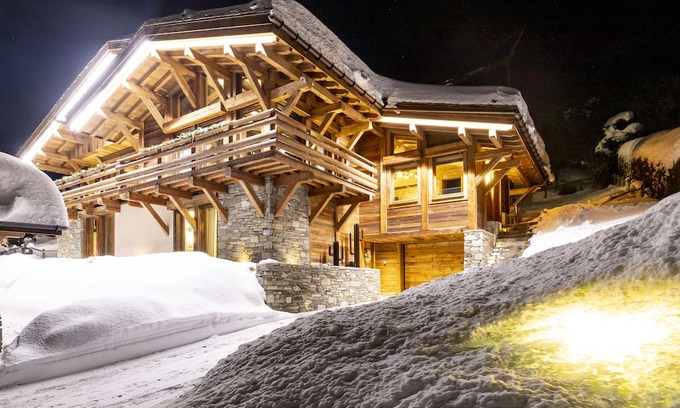 Megeve Ski Chalet | CHALET GRAND PARADIS, comfort, refinement, 7 bedrooms, cinema, SPA, near center